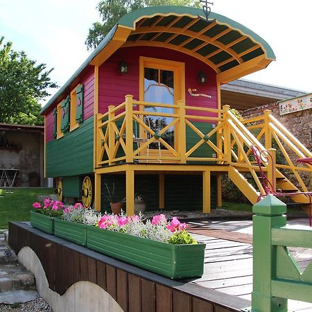 Bed and Breakfast Roulotte La Dominique Romery  Exterior foto